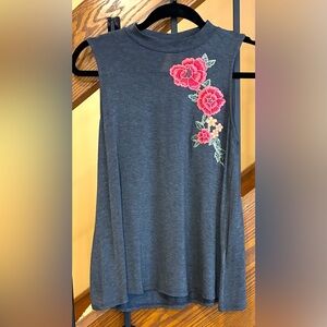 Peyton Jensen Embroidered Top Floral Design Charcoal SZ . XSmall